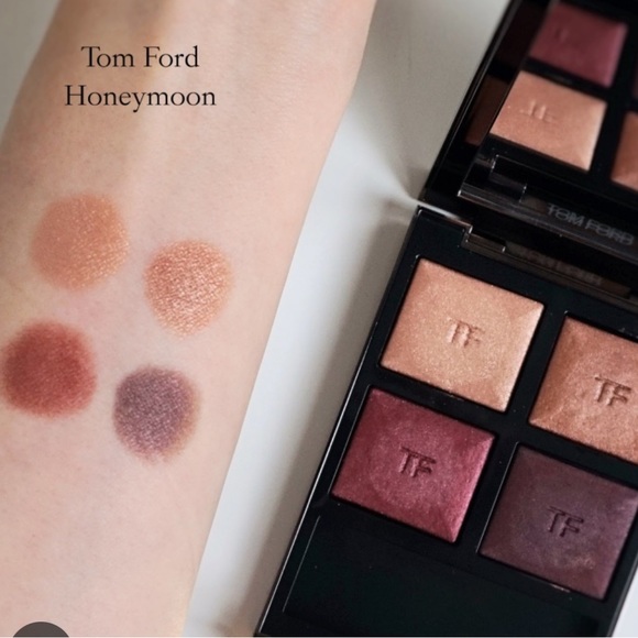 🎉HP🎉NWT Tom Ford 4 eyeshadow palette with mirror and brushes - Picture 3 of 10